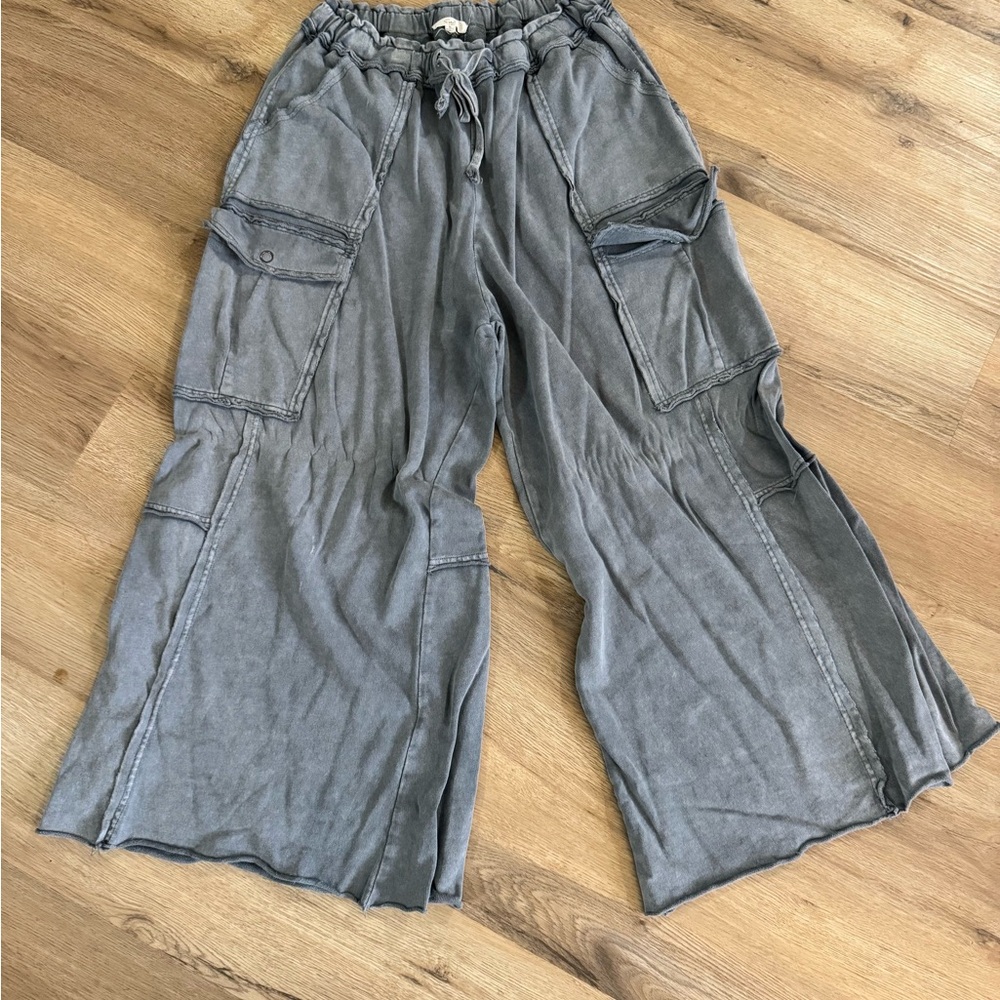 Easel Wide Leg Flare Cargo Jeans in Washed Gray